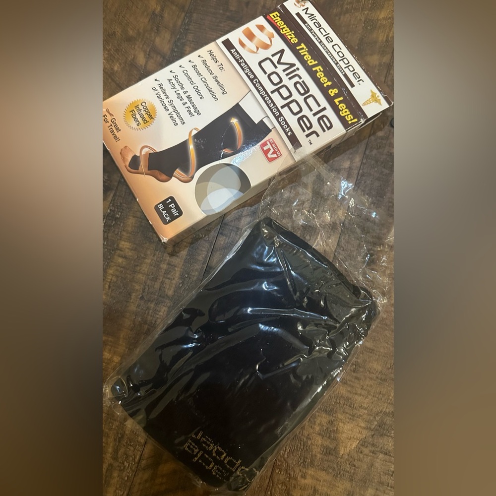 NWT- Miracle Copper Compression Socks - Picture 4 of 4